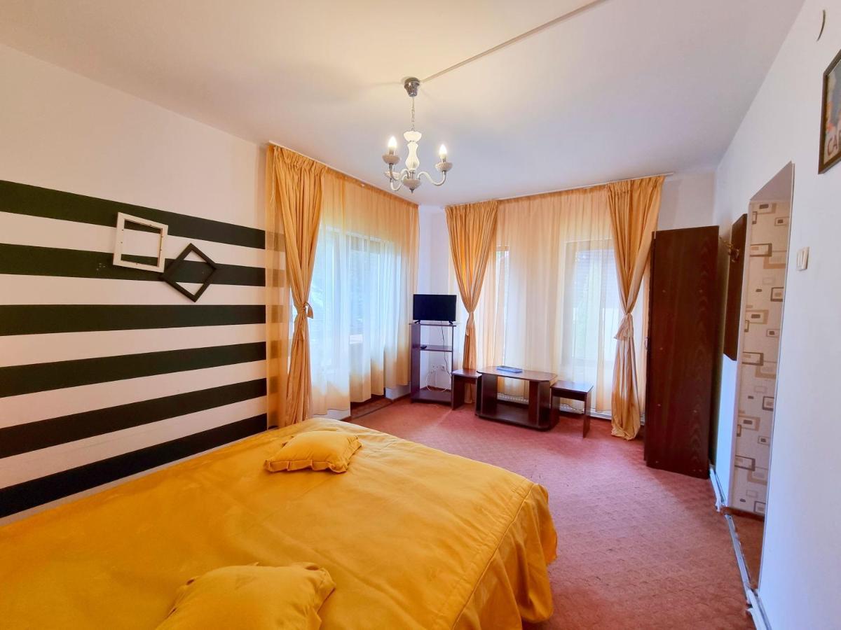 Casa Cu Brazi Buşteni Exterior foto